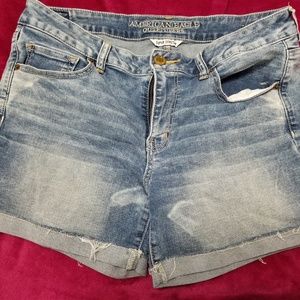 American Eagle midi Shorts